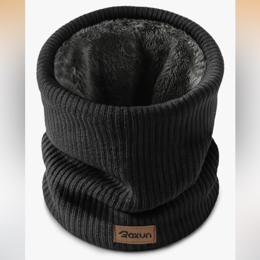 NWOT Black Fleece-Lined Neck Gaiter Face Mask